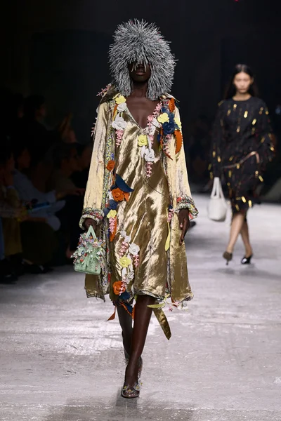 Look 69